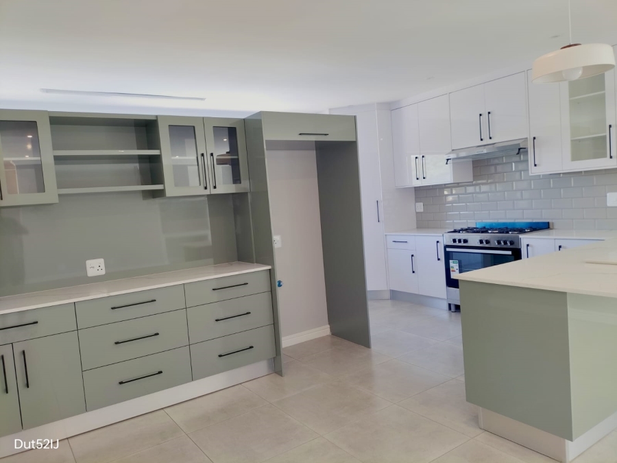 3 Bedroom Property for Sale in Fraaiuitsig Western Cape